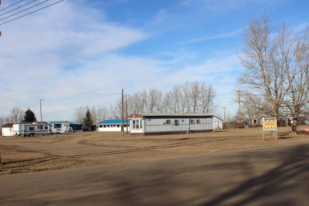 Raval Paradise Motel And Rv Park Youngstown 외부 사진