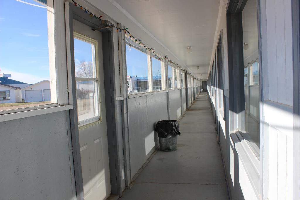 Raval Paradise Motel And Rv Park Youngstown 외부 사진