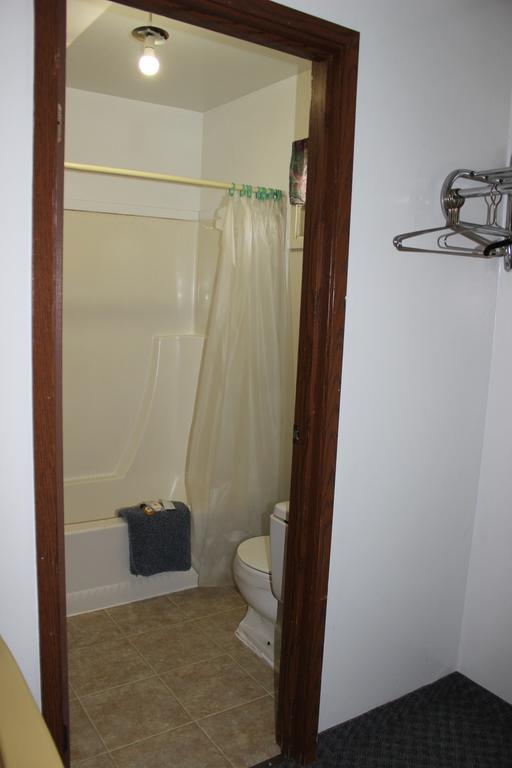 Raval Paradise Motel And Rv Park Youngstown 외부 사진