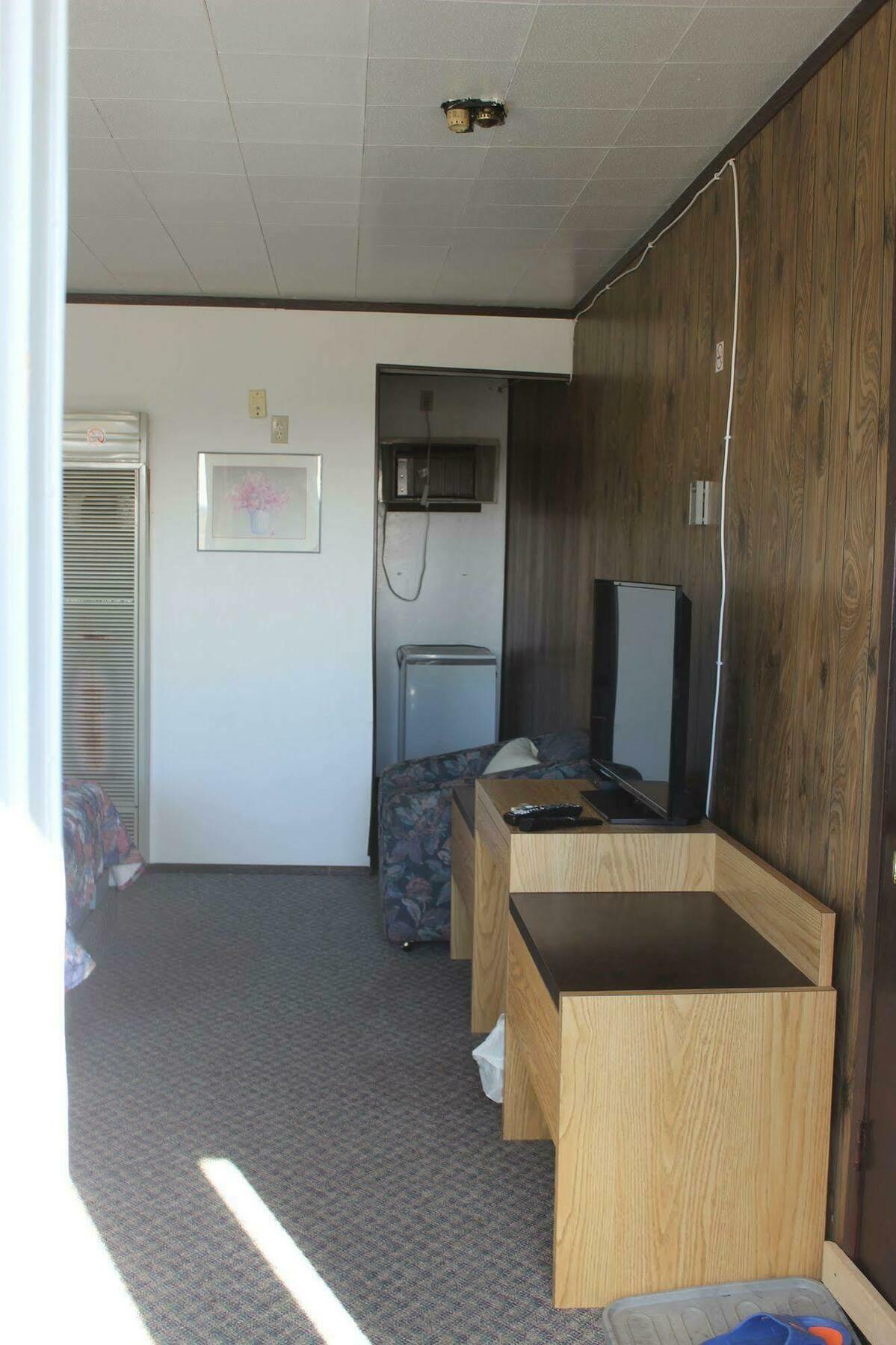 Raval Paradise Motel And Rv Park Youngstown 외부 사진