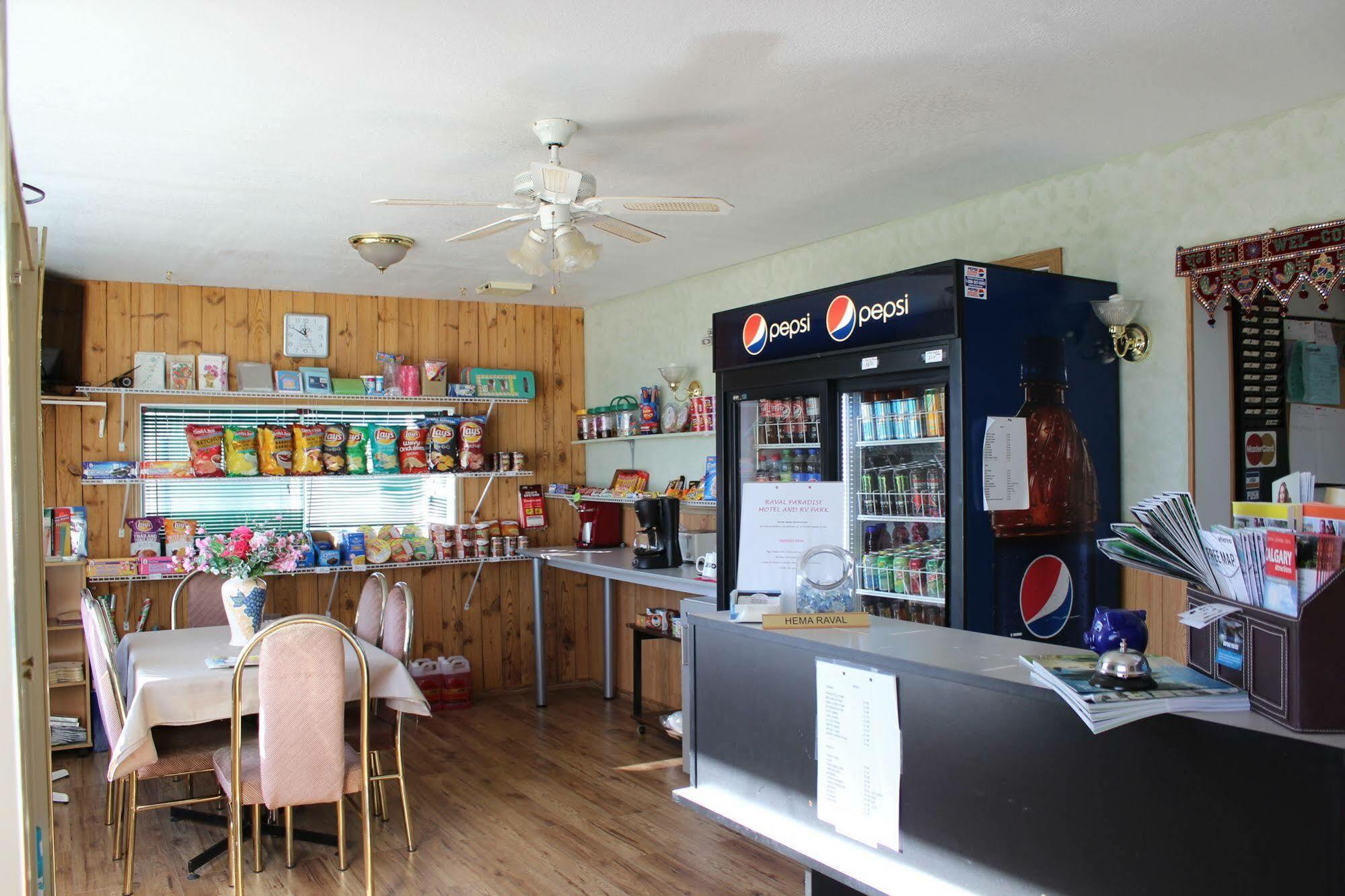 Raval Paradise Motel And Rv Park Youngstown 외부 사진